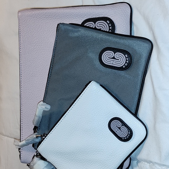 Coach - Picture 2 of 3